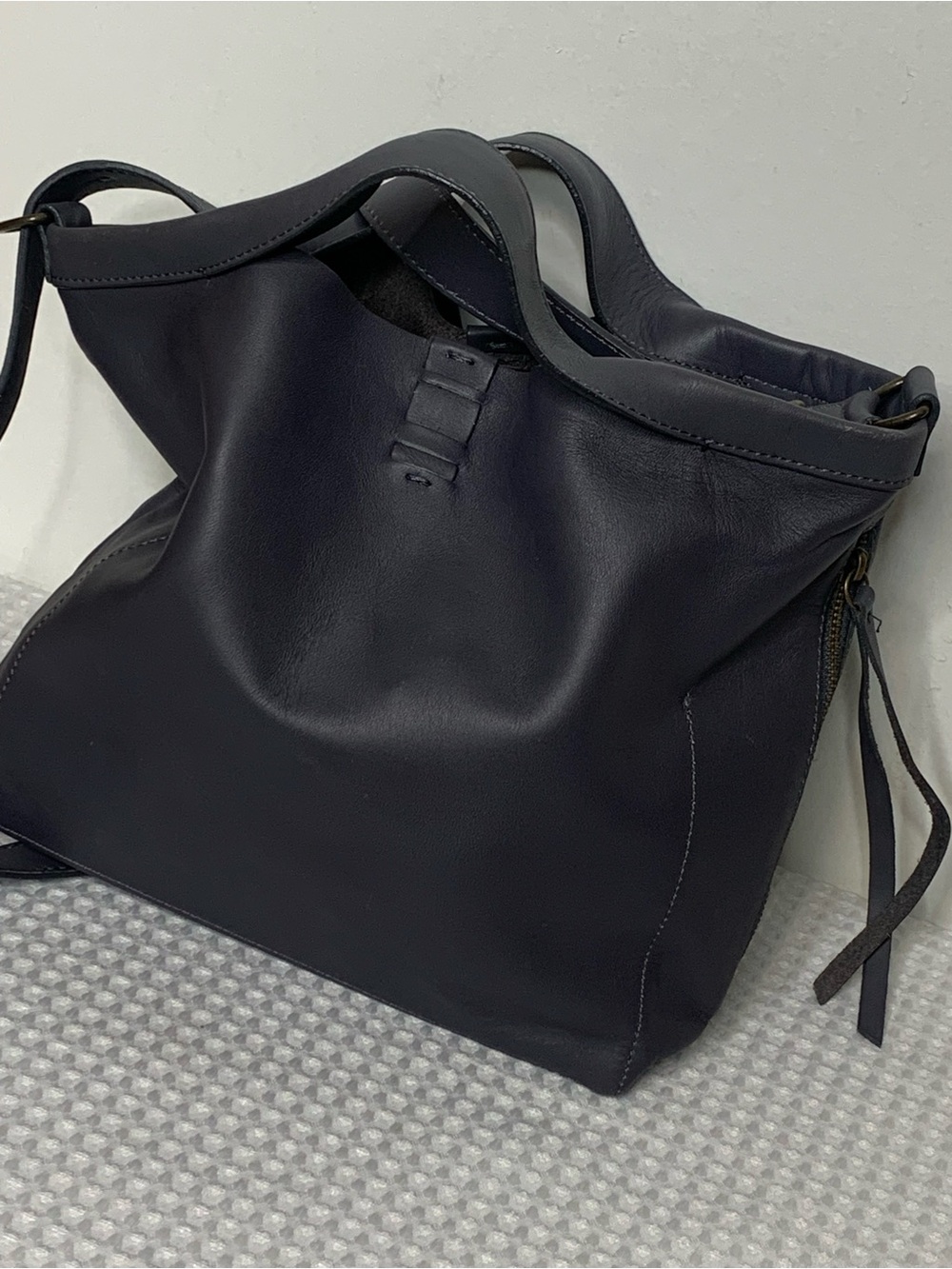 Jo Grey Leather hobo shoulder/ crossbody bag - Picture 2 of 15
